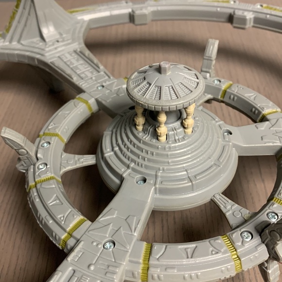 STAR TREK DEEP SPACE NINE DS9 SPACE STATION INCOMPLETE WORKS - Picture 5 of 6
